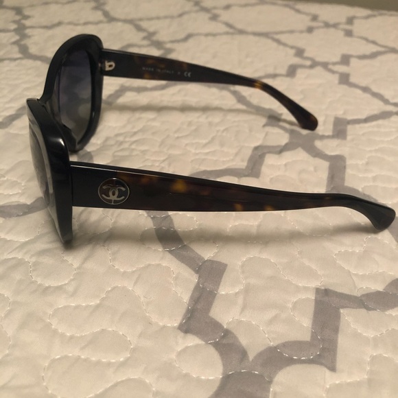 BNIB Chanel Navy/Tortoise Sunglasses - Picture 4 of 6